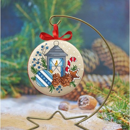 Zu 10386 Cross Stitch Kit - Joulupallo -levy Lantern II: lla