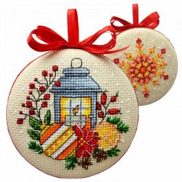 S 10385 Cross stitch pattern for smartphone - Christmas ball-disc with a lantern I