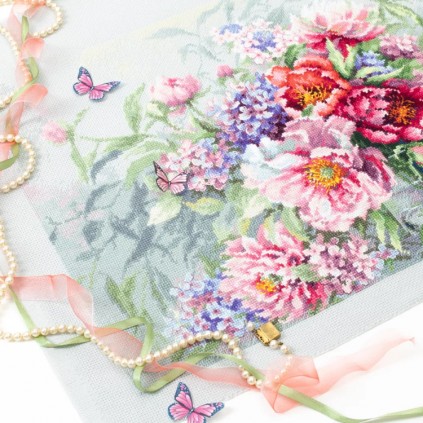 MN 510-224 Cross Stitch Kit - Peonies und Hortensien