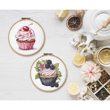 GC 10939 Cross stitch pattern on paper - Blackberry cupcake