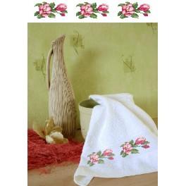 W 4668 ONLINE pattern pdf - Towel with magnolias