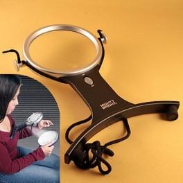 AC 03-367 Magnifying glass on neck with lamp (66510)