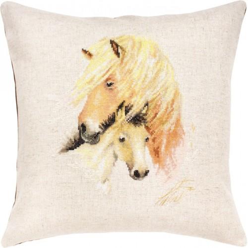 Cross stitch set with mouline and a pillowcase - Horses Cross stitch set with mouline and a pillowcase - Horses