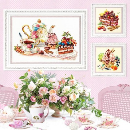 MN 120-072 Cross Stitch Kit - Cherry Cake