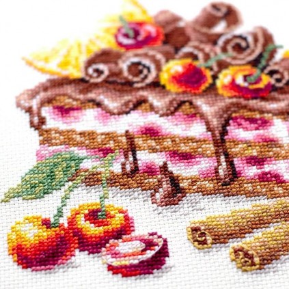 MN 120-072 Cross Stitch Kit - Cherry Cake