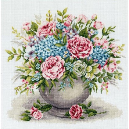 RLTS 077 Cross Stitch Kit - Vintage Romans
